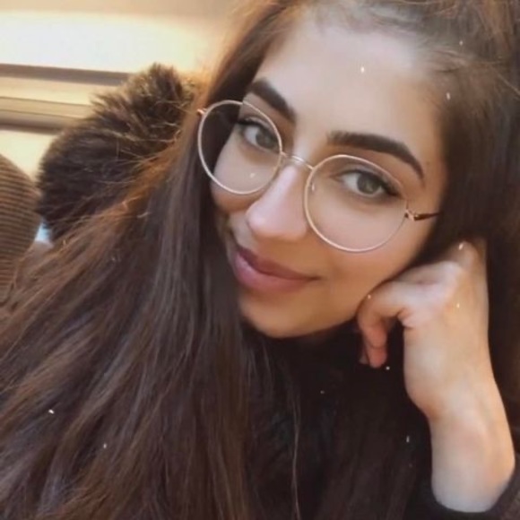 Meet your Posher, Qulsom s. - Picture 1 of 1